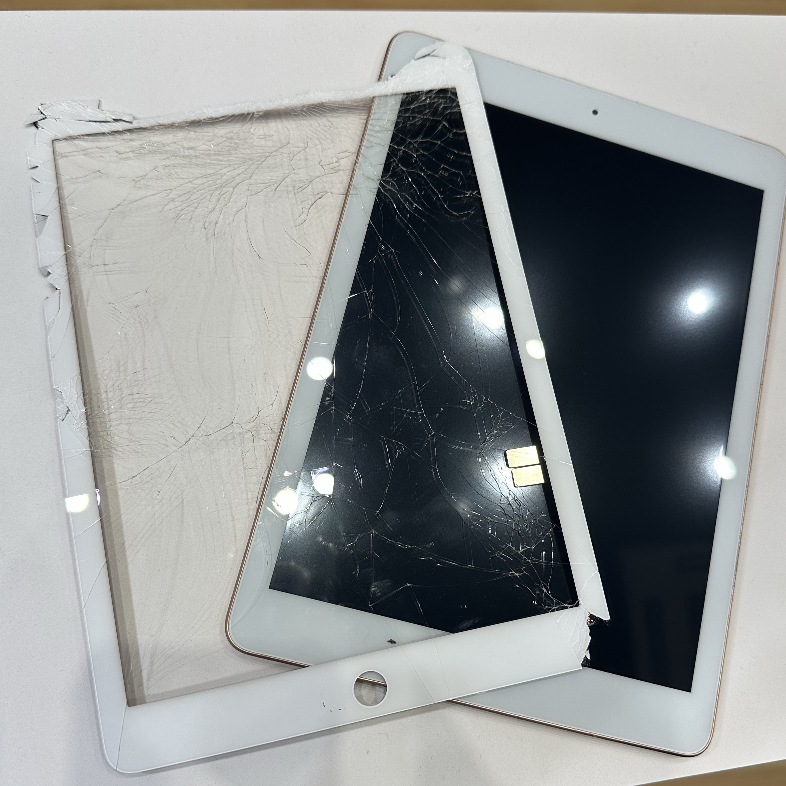 iPad 第6世代の画面交換修理ならイオンモール福岡店で即日対応可能です！